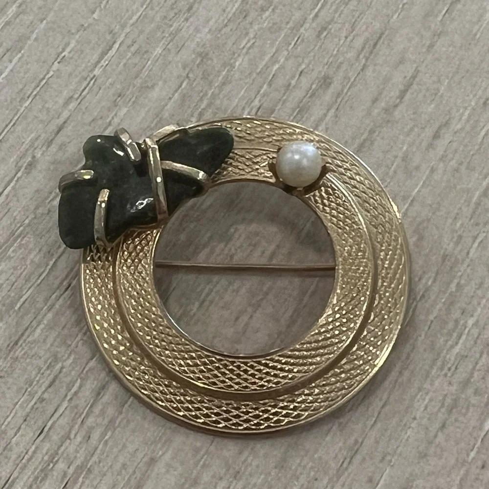 Vintage Gold Tone Brooch with Pearl And Green Stone Brooch